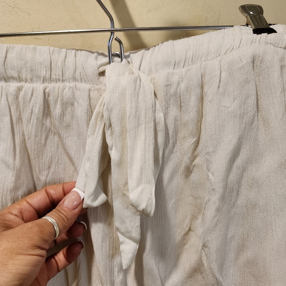 XHILARATION Women's cream Embroidered Drawnstring Shorth size L NWT - Picture 7 of 12